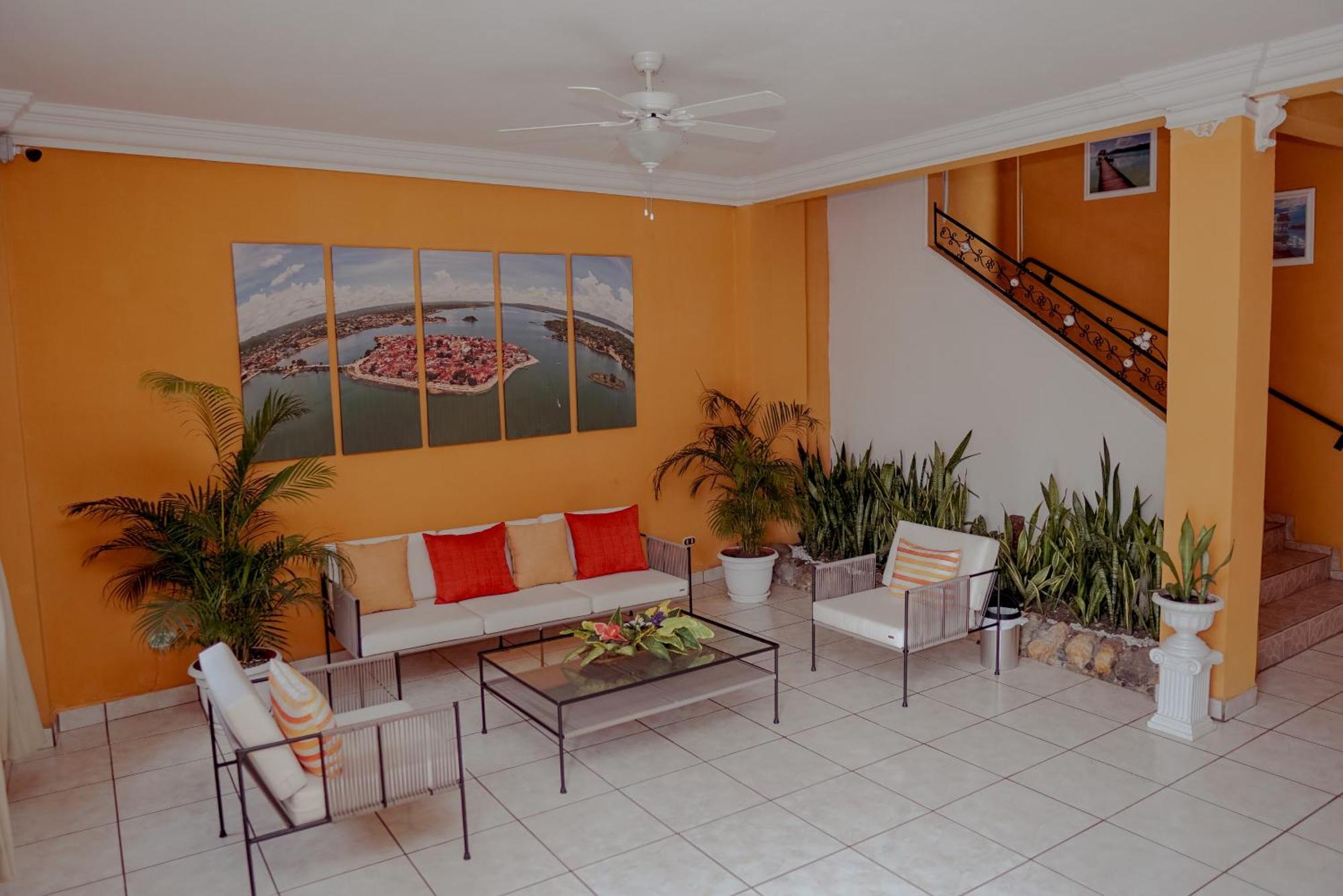 Hotel Villa Del Lago Flores Bagian luar foto
